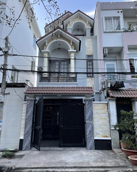 D13 Hoàng Quốc Việt