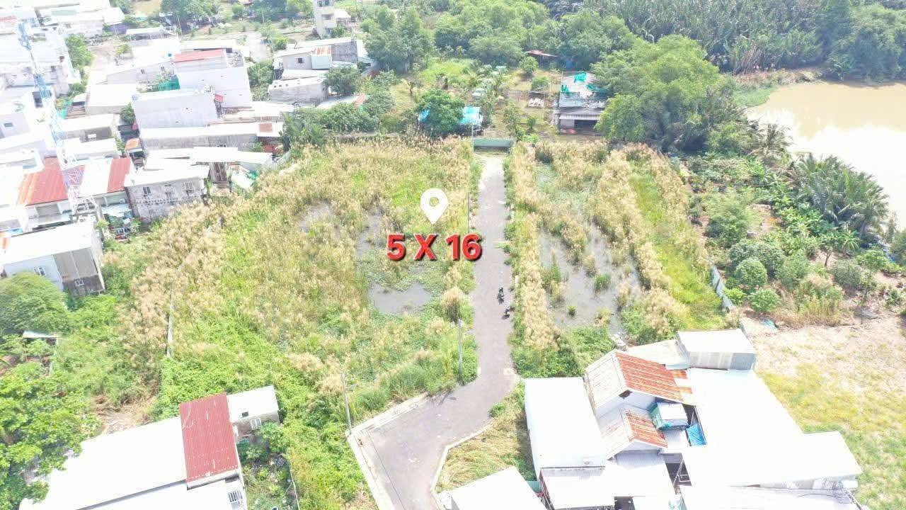 Bán lô đất kẹt ngân hàng SHR