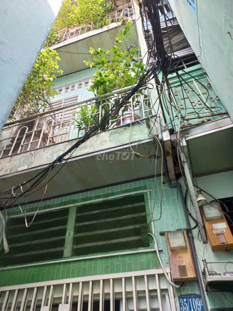 kẹt tiền Bán nhà gấp quận 1 SHR
