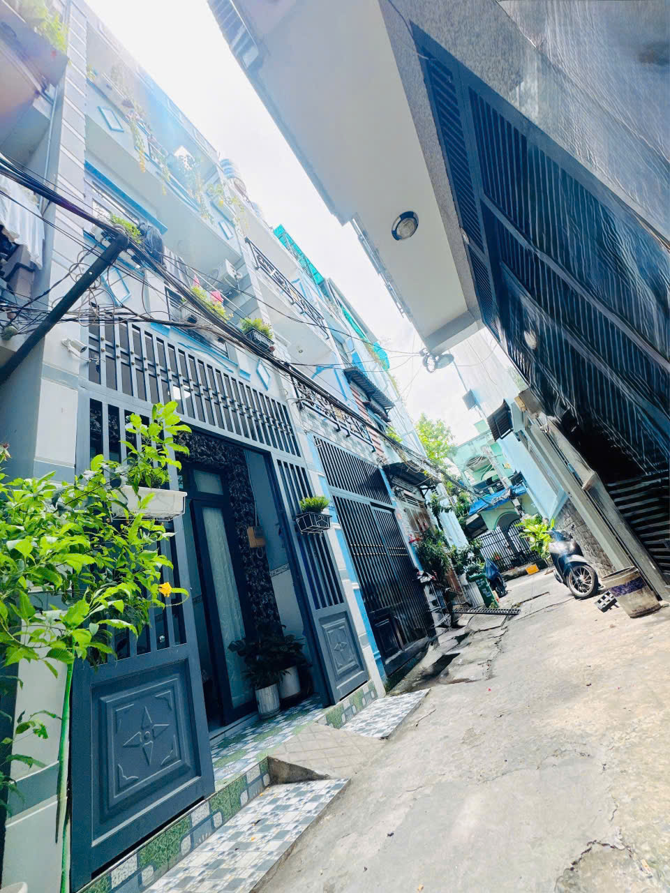 Bán Nhà mới Lê thành phương quận 8 Xách Vali vào Ở Ngay